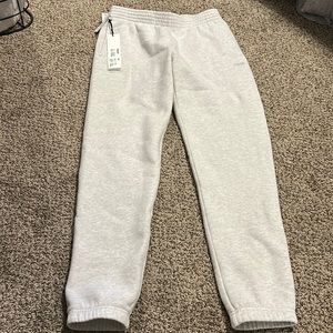 Aritzia Joggers